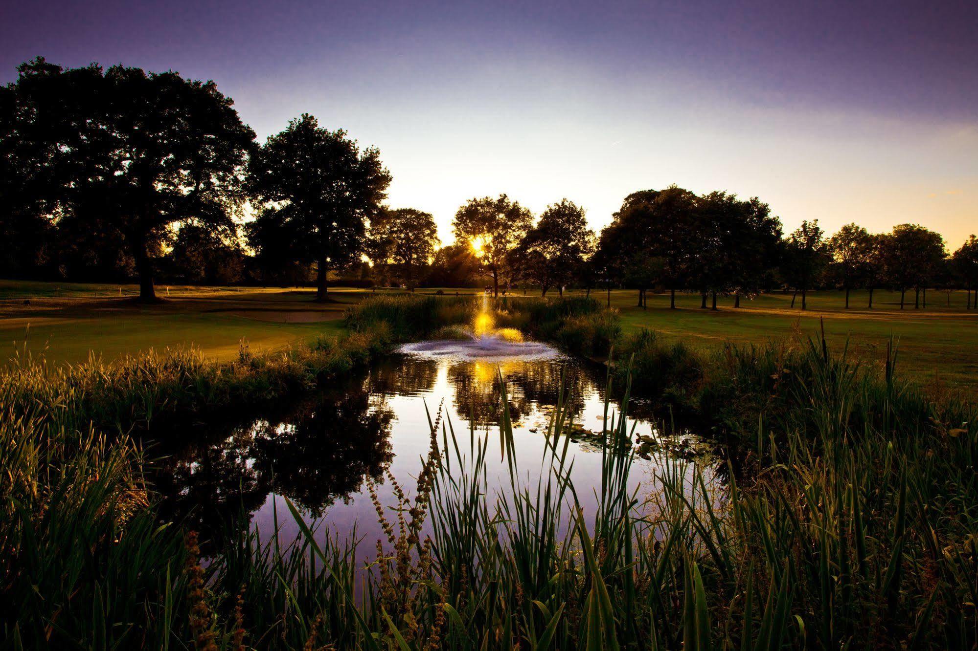 The Mere Golf Resort & Spa Exterior foto